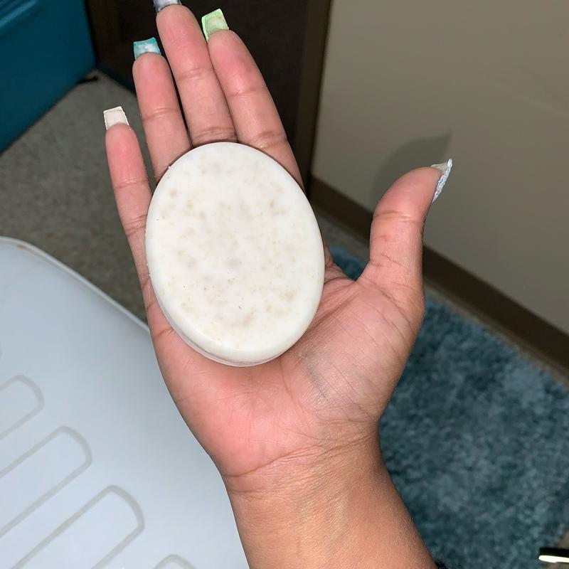 Flawless Skin Cosmetics Lavender & Oatmeal Facial Bar - Gentle Calming Cleanser for Daily Use - Soothes Eczema & Moisturizes Dry Skin - Radiant & Nourishing Formula