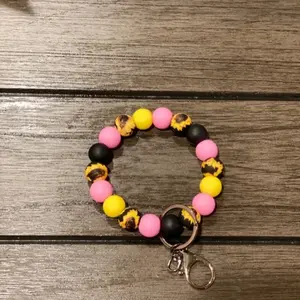 Silicone wristlet