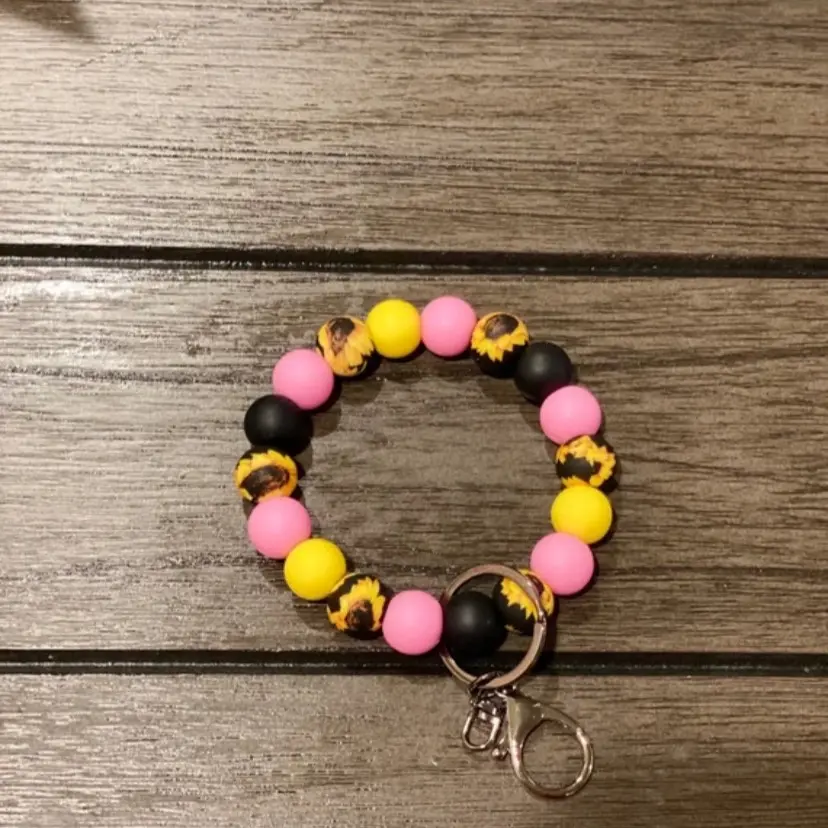 Silicone wristlet