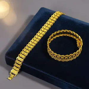 19mm Wide Cuban Link Bracelet (8") , Bold Gold Tone Wrist Chain - Lightweight Fashion Jewelry Gift for Men & Women