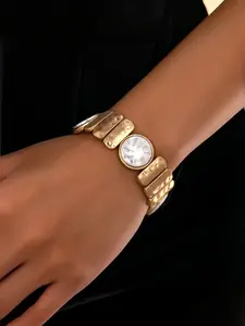 1pc Hammered Two-Tone Stretch Bracelet, Statement Mixed Metal Bangle for Women, Bohemian Round Disc Stackable Bracelet for Daily & Party