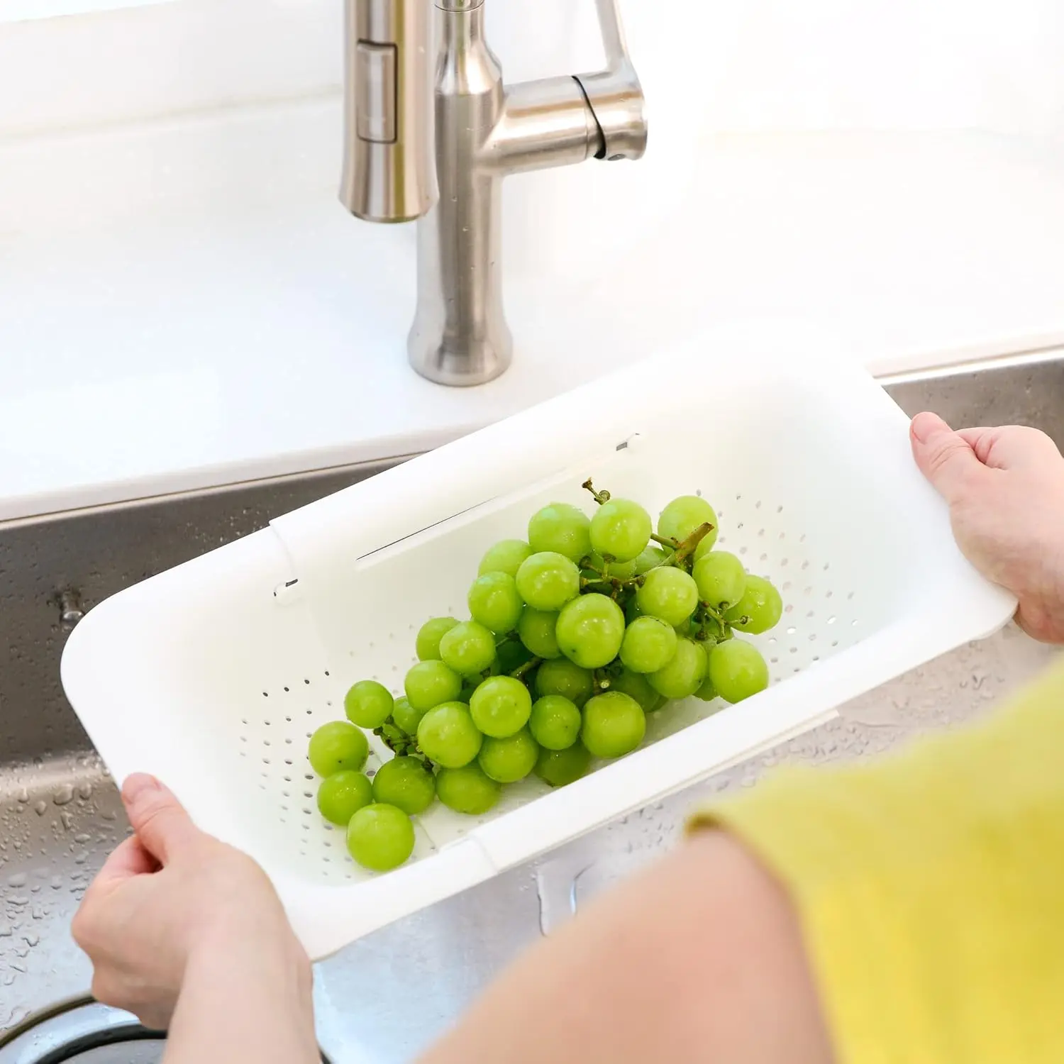 3-in-1 Expandable Holed Sink Colander Sieve - Collapsible, Compact, Durable Over-the-Sink Strainer Basket with Efficient Drainage for Rinsing, Daily Meal Prep - Multipurpose Kitchen Utensil for Fruits, Vegetables