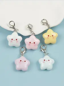 5pcs Resin Star Pendant Keychains, Cute Smile Star Charms for Bags, Christmas & Thanksgiving Gifts, Home Decor Accessories, Keychain Set