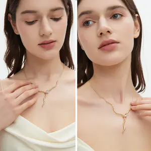 OIDEA Snake Necklace for Women - Adjustable 3D Snake Head Pendant Choker Chain Jewelry with Sparkling Zircon Stones for Daily Wear