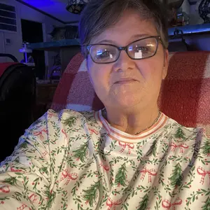 Product Review of Holiday Forest Print Loungewear Set Womens Tree Bow Pajama Set Long Sleeve Top Jogger Pants Soft Cozy Knit New Year Valentines Day All Season Sleepwear from r**9 🇺**