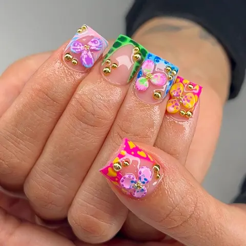 24pcs Dopamine Summer Short Press on Nails Multicolor Flower Stripes French Summer Nails Green Crocodile Pattern 3D Metal Steel Bead Design Decorative Nails Suitable for Ladies and Girls Full Coverage Fake Nails with Jelly Glue 1pc File Strip 1