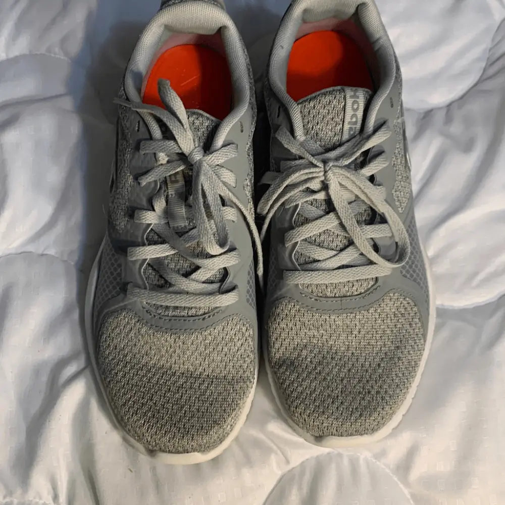 Reebok Memory Tech Cross Trainer Size 7