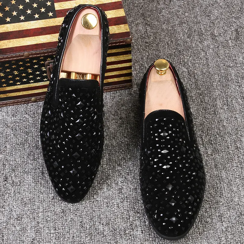 Men’s light luxury casual outfit set paired with stylish Oxford shoes — comfortable, non-slip loafers suitable for business occasions, weddings, parties, and holiday travel.