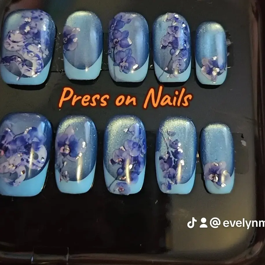 Baby blue french press on nails