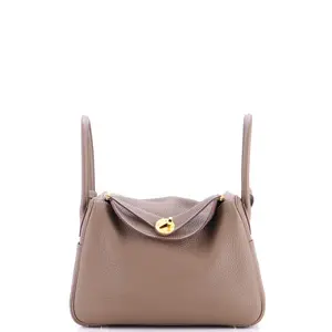 Pre-owned HERMÈS Leather Shoulder Bags Hermes Lindy Bag Clemence 26 by Rebag