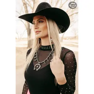 Women's Boho Style Tribal Cowgirl Necklace - Western Charm Layering Statement Piece with Navajo Pearls, Silver Horseshoe Charm, 13in-3in Extender