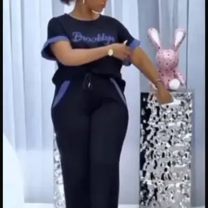 Ladies top and down