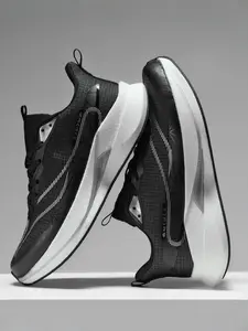 Unisex Fluorescent Green Durable Running Shoes: Wear-Resistant Mesh, Anti-Slip Sole, Reflective Design. For Year-Round Runs/Outdoor Training