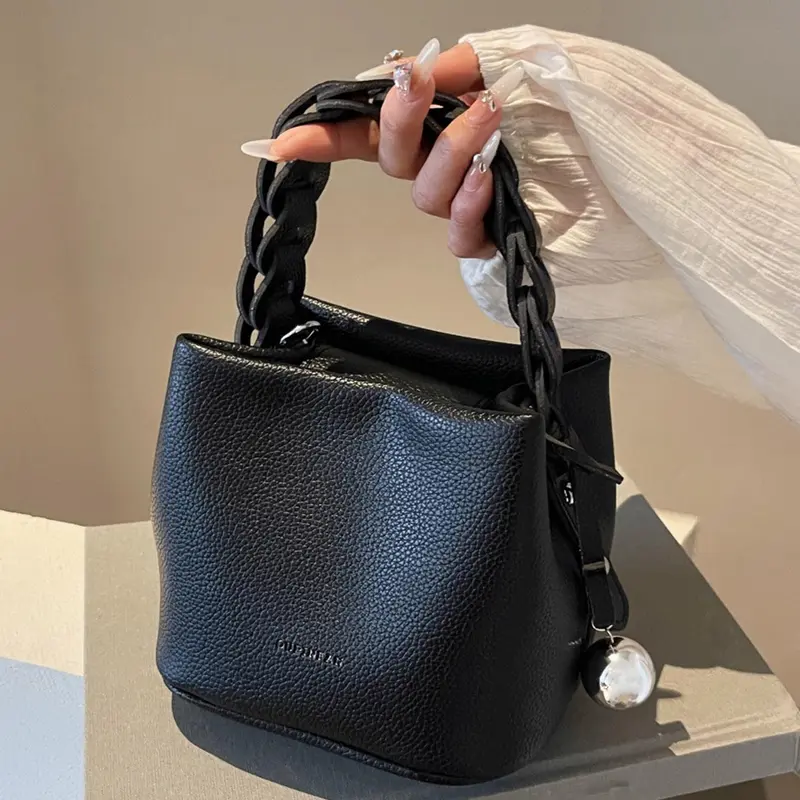 Women's Elegant Chain Strap Messenger Bag, Trendy Minimalist Handbag, Chic All-match Handbag for Daily & Work Use, Elegant Commuter Bag, Crossbody Chain Bag, Elegant Bags