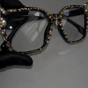 Junk Glasses - Stylish and Unique Design for Everyday Wear