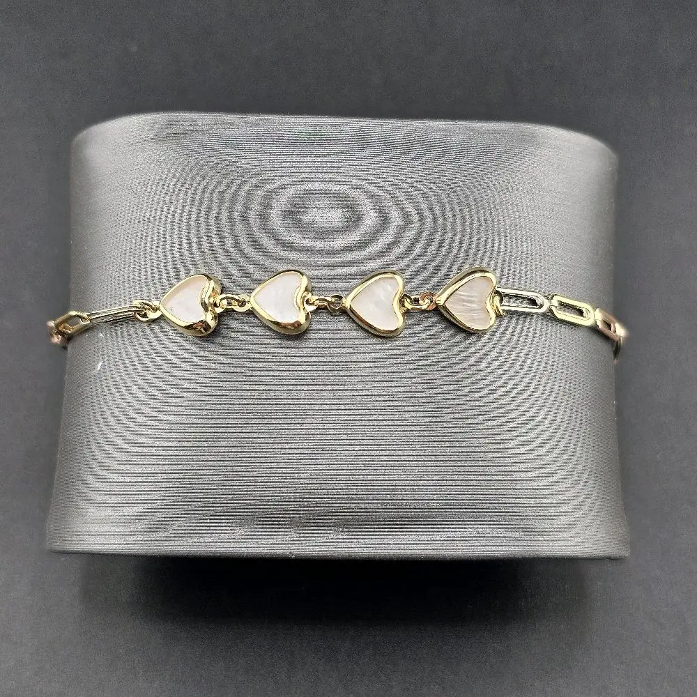 Gold 14k Bracelet Size 7 Hearts Design for Everyday Wear Elegant Jewelry Piece