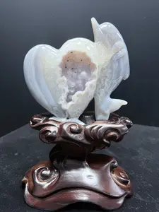 Nature Crystal Heart Dolphin Agate Carving Natural Stone for Home Office Decor Gift Interior Chakra Balancing