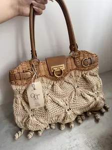 Pre-owned FERRAGAMO an shown Shoulder Bags shoulder bag Off white HO827