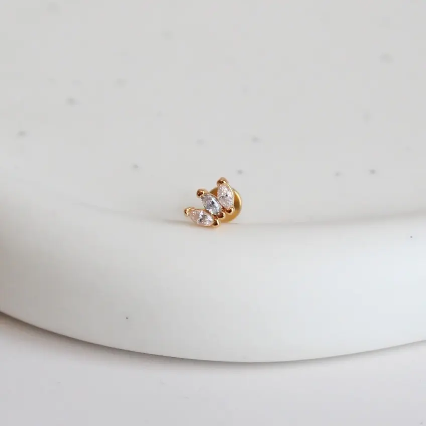 Single Crown Flatback Stud Earring