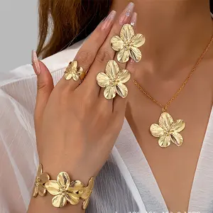 18K gold flower earrings high-end women's petal jewelry set metal camellia bracelet ring earrings necklace