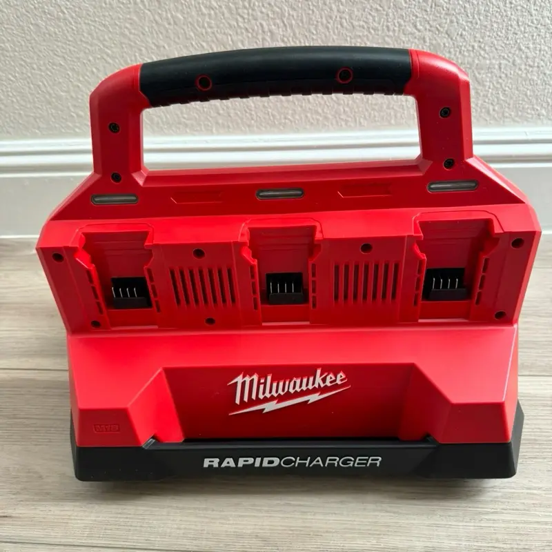 Milwaukee M18 PACKOUT Six Bay Rapid Charger
