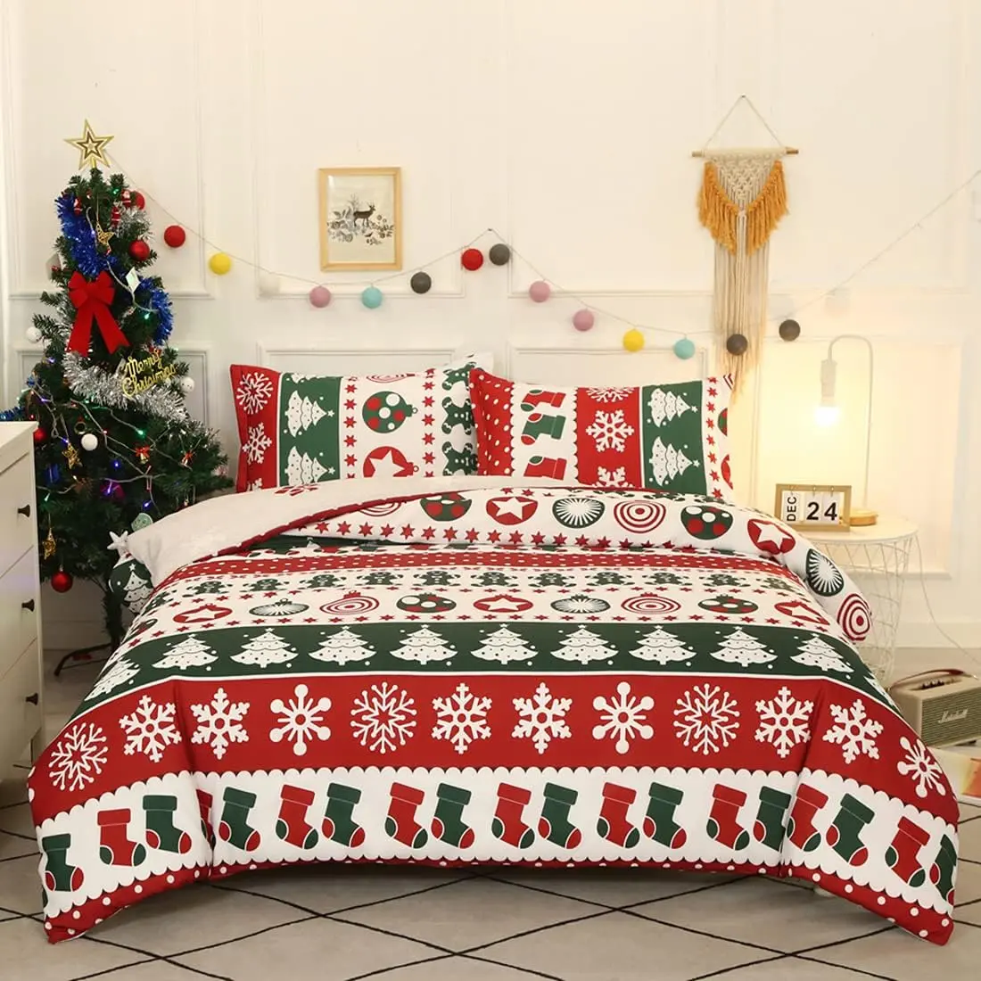 Soft Multi-Size Christmas Print Duvet Cover Set - King, Queen Sizes, Microfibre Breathable Bedding with Xmas Tree Print, Zipper Closure, Machine Washable, Home Decoration for Holiday, Includes Core Pieces