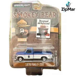 Greenlight Smokey Bear Series 4 1976 Ford F-250 1:64 Diecast Pickup Truck Detailed Vintage Ford Model Hobby Exclusive Collectible Classic Miniature Truck Perfect for Diecast Collectors Kids Display and Truck Enthusiast Gifts