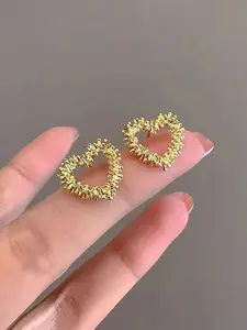 Elegant Hollow Heart Silver Color Stud Earrings for Women, Simple and Luxurious Design, Perfect for Daily Wear and Special Occasions