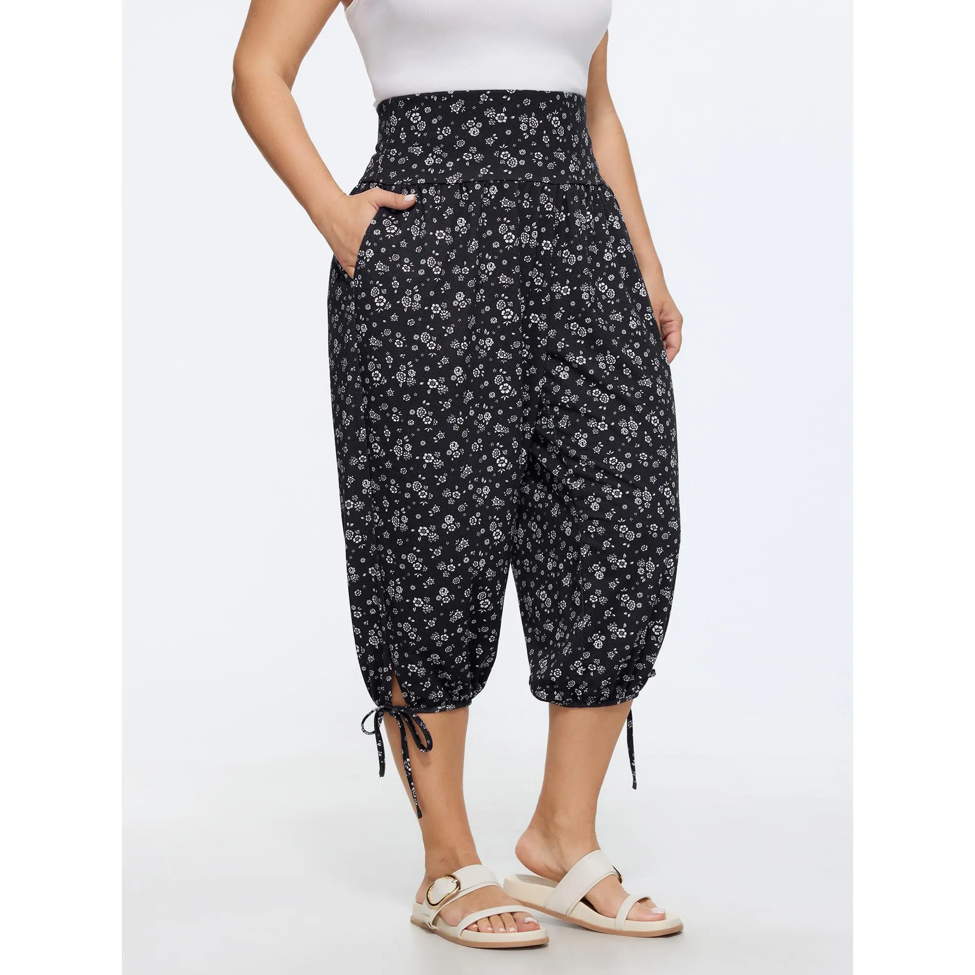 BLOOMCHIC Plus Size Ditsy Floral Print Drawstring Hem Jogger Pants[M-6X] 2026 Summerfinds