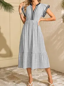 Summer new fashionable and fresh Striped dress, casual and versatile V-neck flutter sleeves, fitted waist to show slimness, A-line mid-length dress, suitable for work commuting, beach vacation, afternoon tea date, picnic