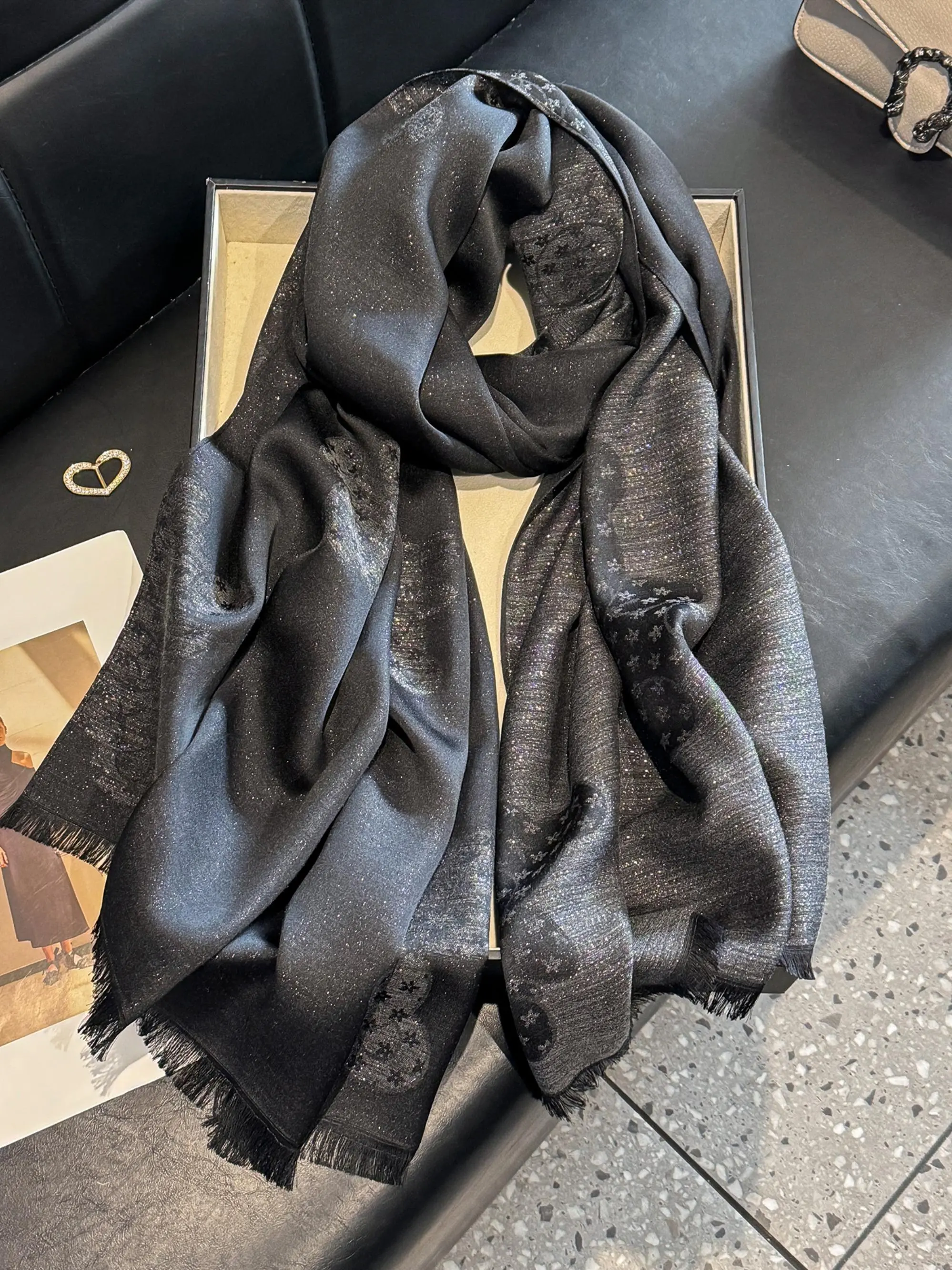 Women's Panda Print Scarf, Fashionable Soft Comfortable Shawl for Daily Wear, Boho Style Soft Warm Shawl, Casual Versatile Scarf for Women & Girls, Fluffy Soft Scarf, Boho Shawl Wrap