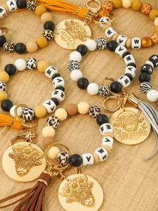 Highland Cow Wooden Keychain, Beaded Bracelet Key Ring, Western Style Animal Keychain, Tassel Bag Charm, Country Windmill Key Chain