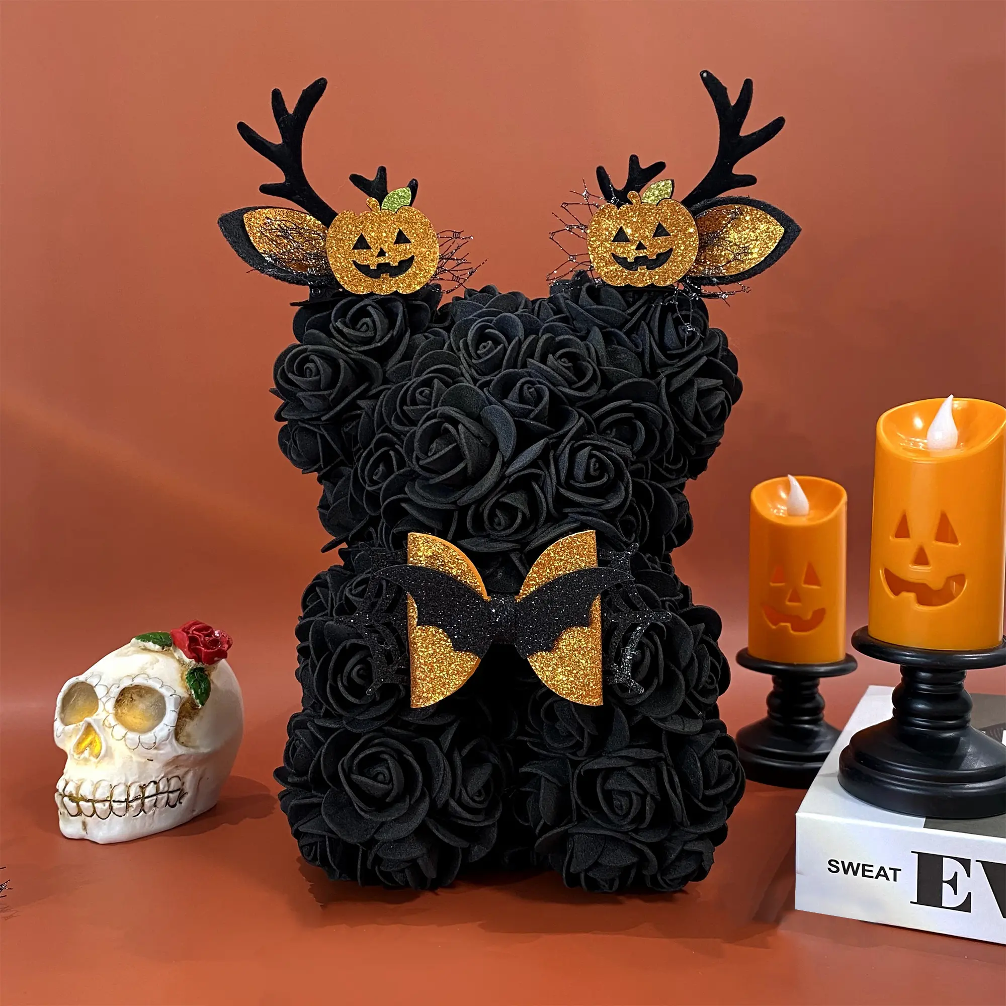 1pc DIY Halloween Themed Faux Rose Hugging Bear, Bat, Pumpkin, Bouquet Decoration, Decorative Faux Flowers, DIY Artificial Flower Bear, Gift for Halloween, Valentine's Day, Wedding Decor, Home Decoration, Decorative Fake Flower