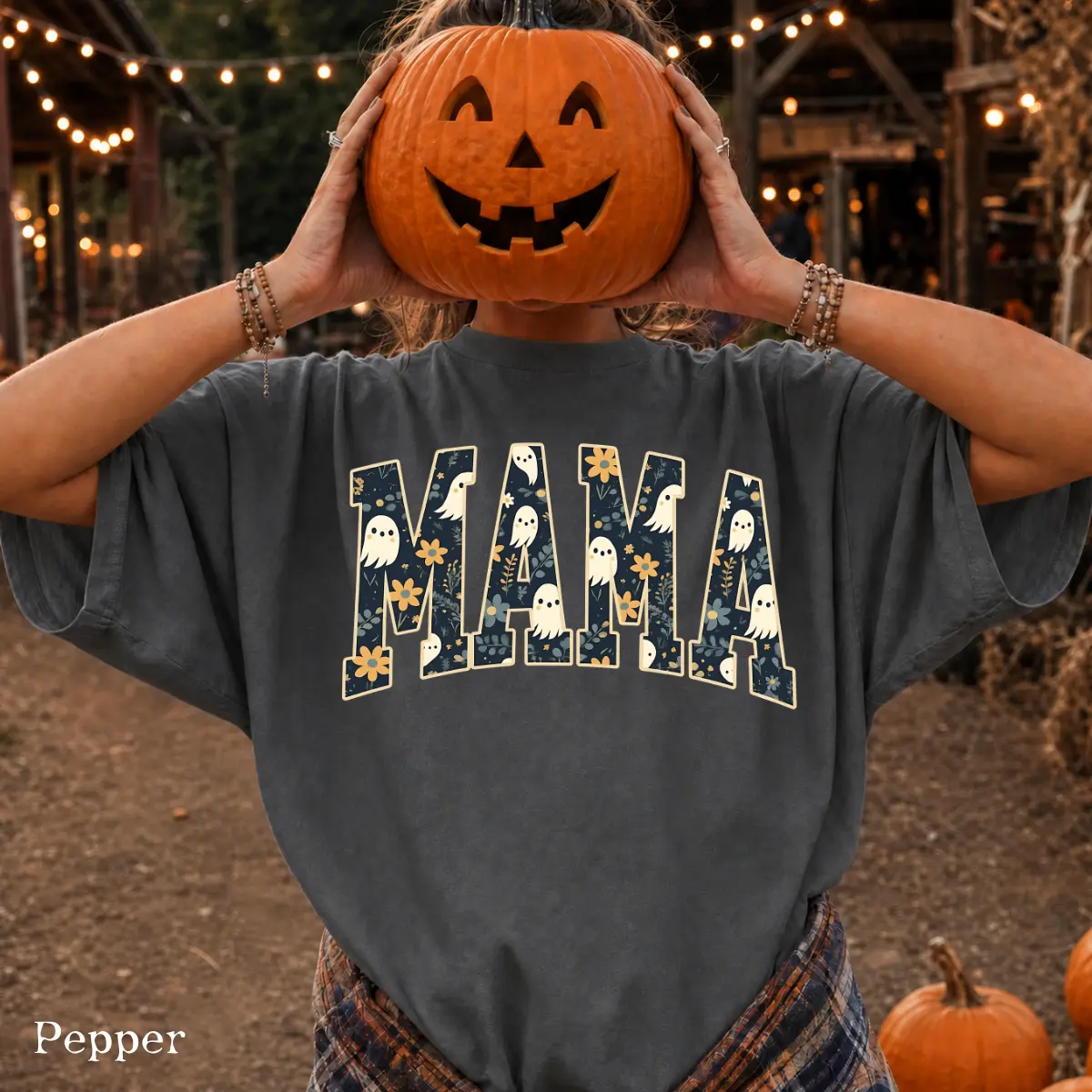 Comfort Colors Halloween Mama T-Shirt, Cute Ghost Floral Mama Graphic Tee for Women, Spooky Season Mom Fall Tee, Halloween Gift for Mom Mama