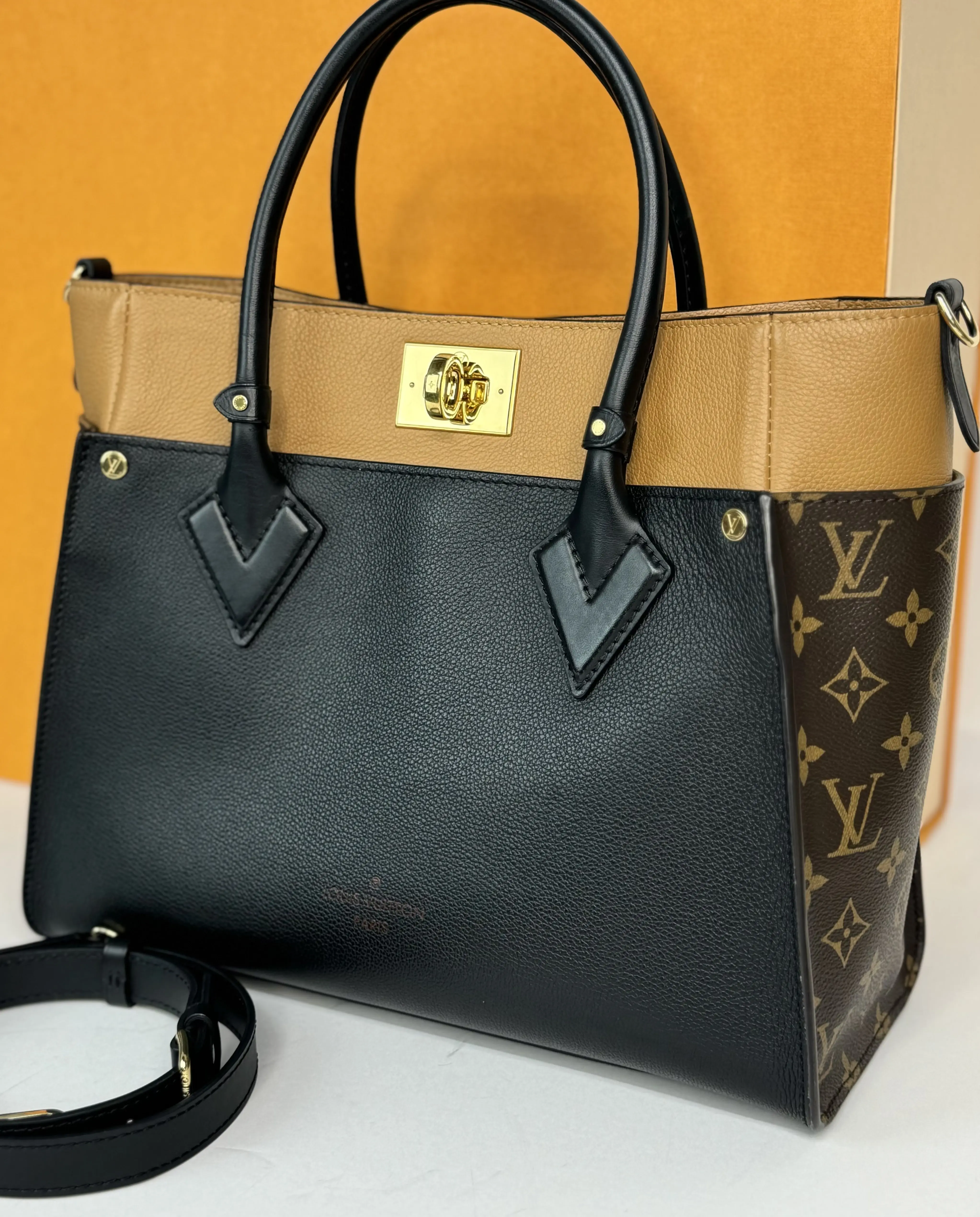 Pre-owned Louis Vuitton Canvas x leather Tote Bags monogram on my side MM tote