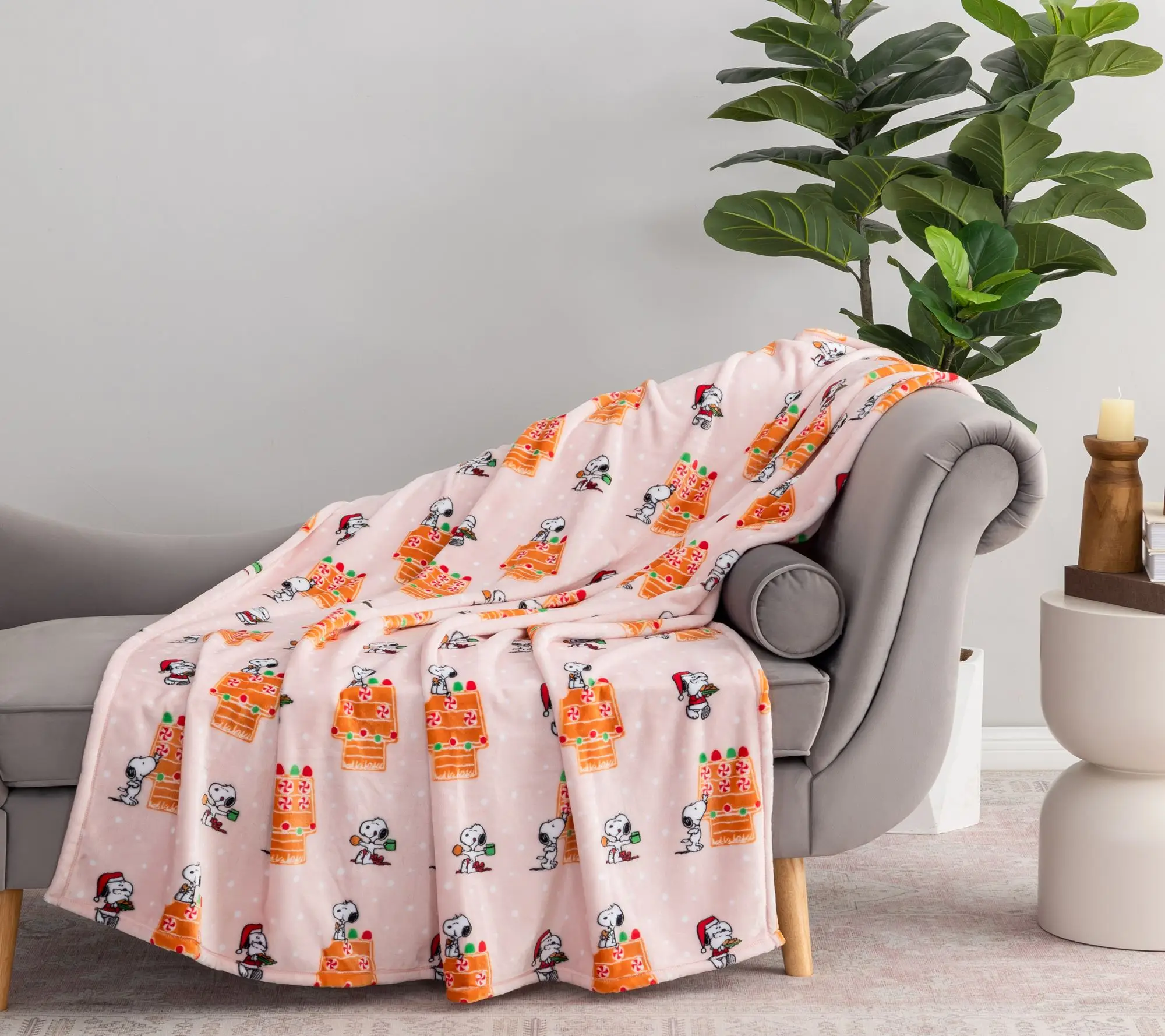 Berkshire Peanuts Holiday 55x70 Throw