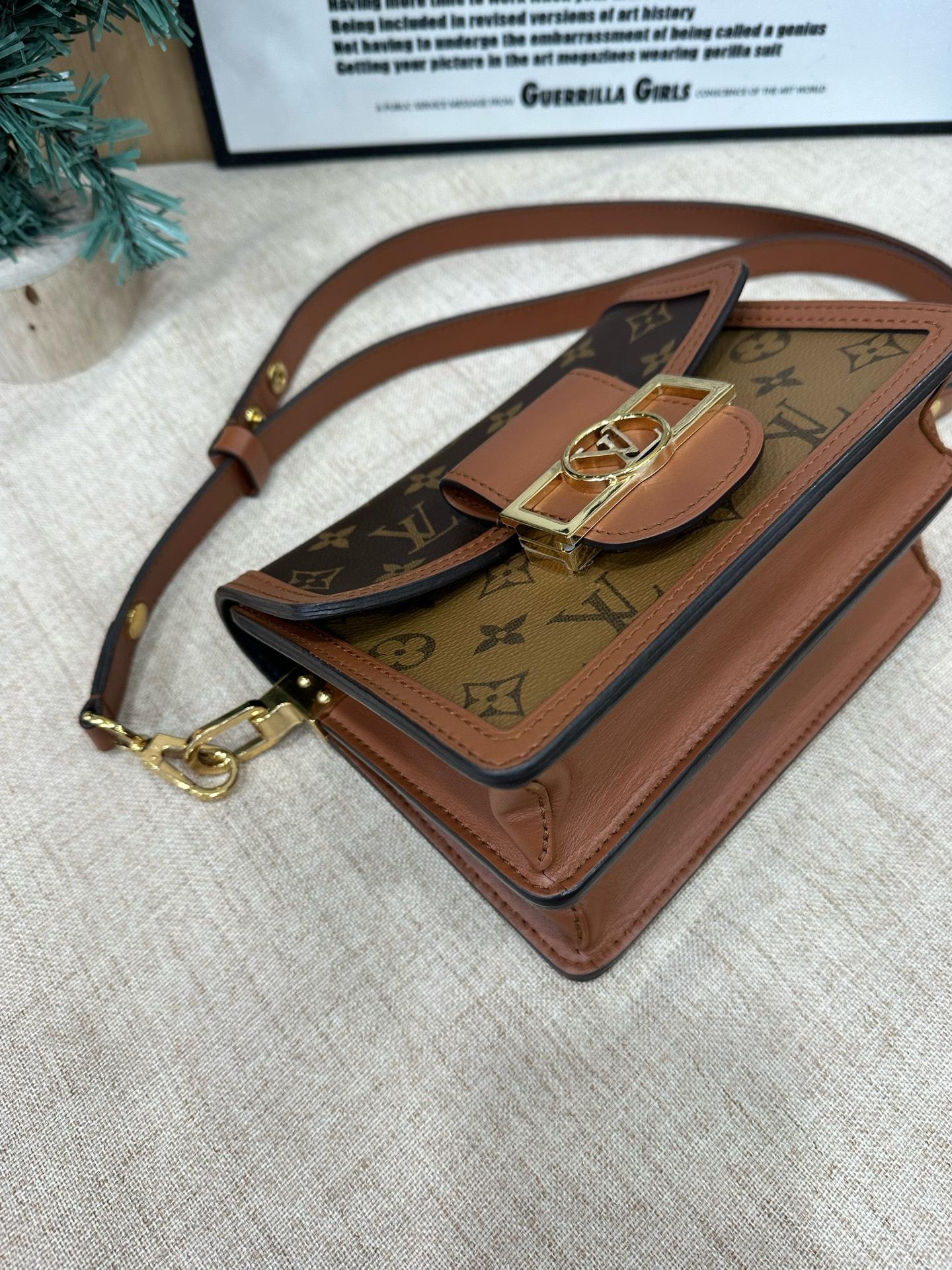 Pre-owned Louis Vuitton Dauphine Small with Patch – Chip Version – Size 20cm x 15cm x 9cm