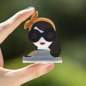 Chic Modern Wear Lady Bowknot Dark Glasses Acrylic Brooch Pin