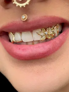 Unique hollowed-out flower-shaped braces, heart shaped brackets, double gold teeth, hip-hop street style, enhancing your temperament, Tooth Gems