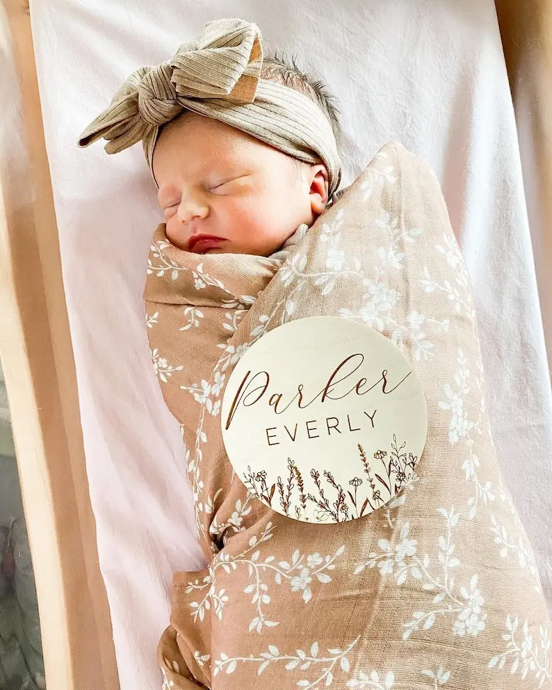 Engraved Baby Name Sign / Wooden Name Sign / Baby Name Plaque / Name Announcement Plaque / Wildflower Nursery Decor / Newborn Photo Prop