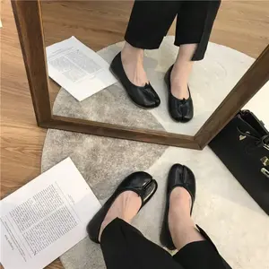 Women's flat toe-separating pig hoof shoes red single shoes spring autumn 2026 summer silver bow toe pig foot shoes