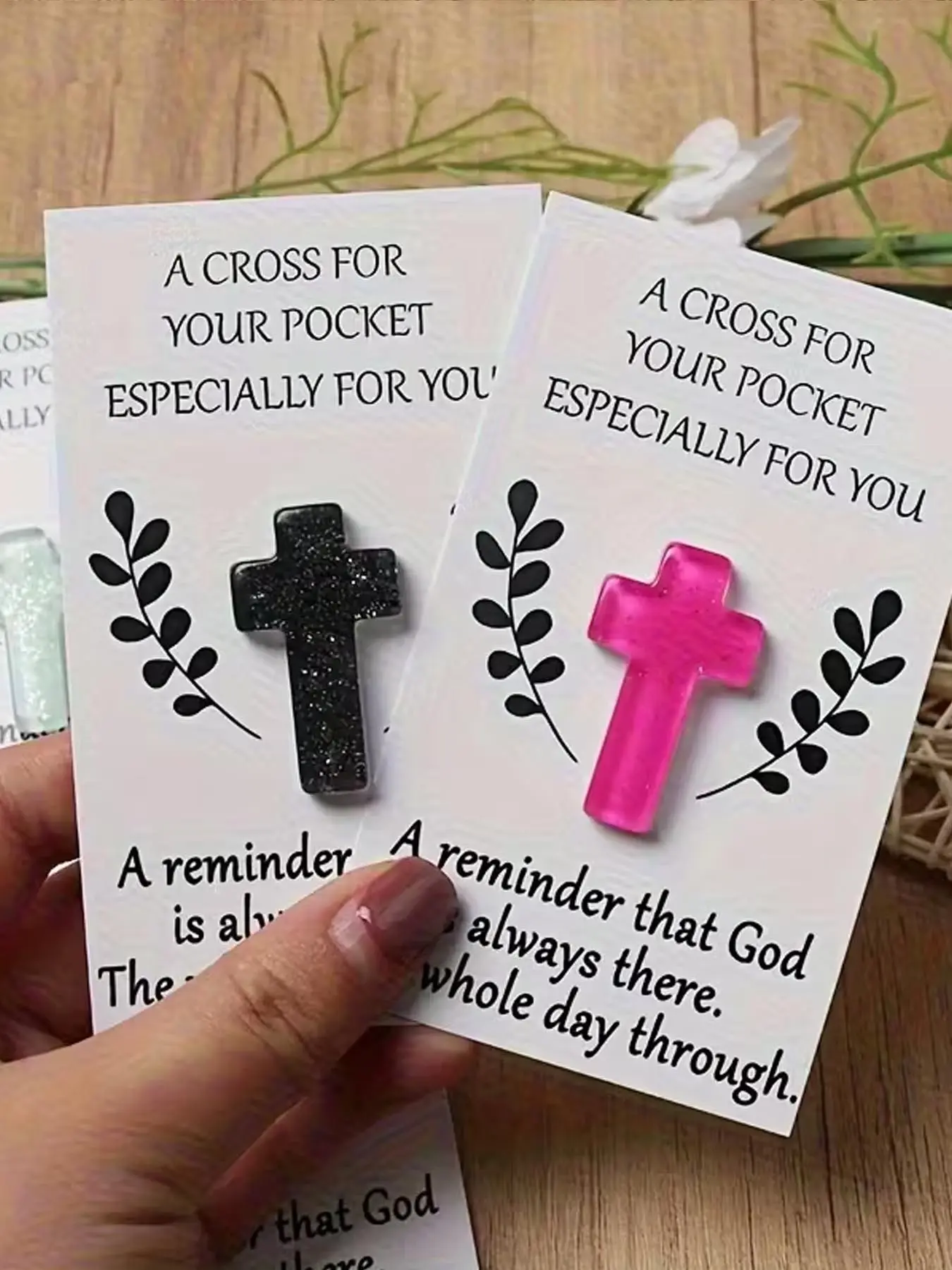 6pcs Colored Resin Cross Pendant, Religious Cross Pendant, Containing Inspirational Cards, Suitable for Party Invitations or Birthday Pocket Hug Commemorative Card, Ideal For Mother's Day, Teacher's Day and Family Gatherings Faith Jewelry Gifts