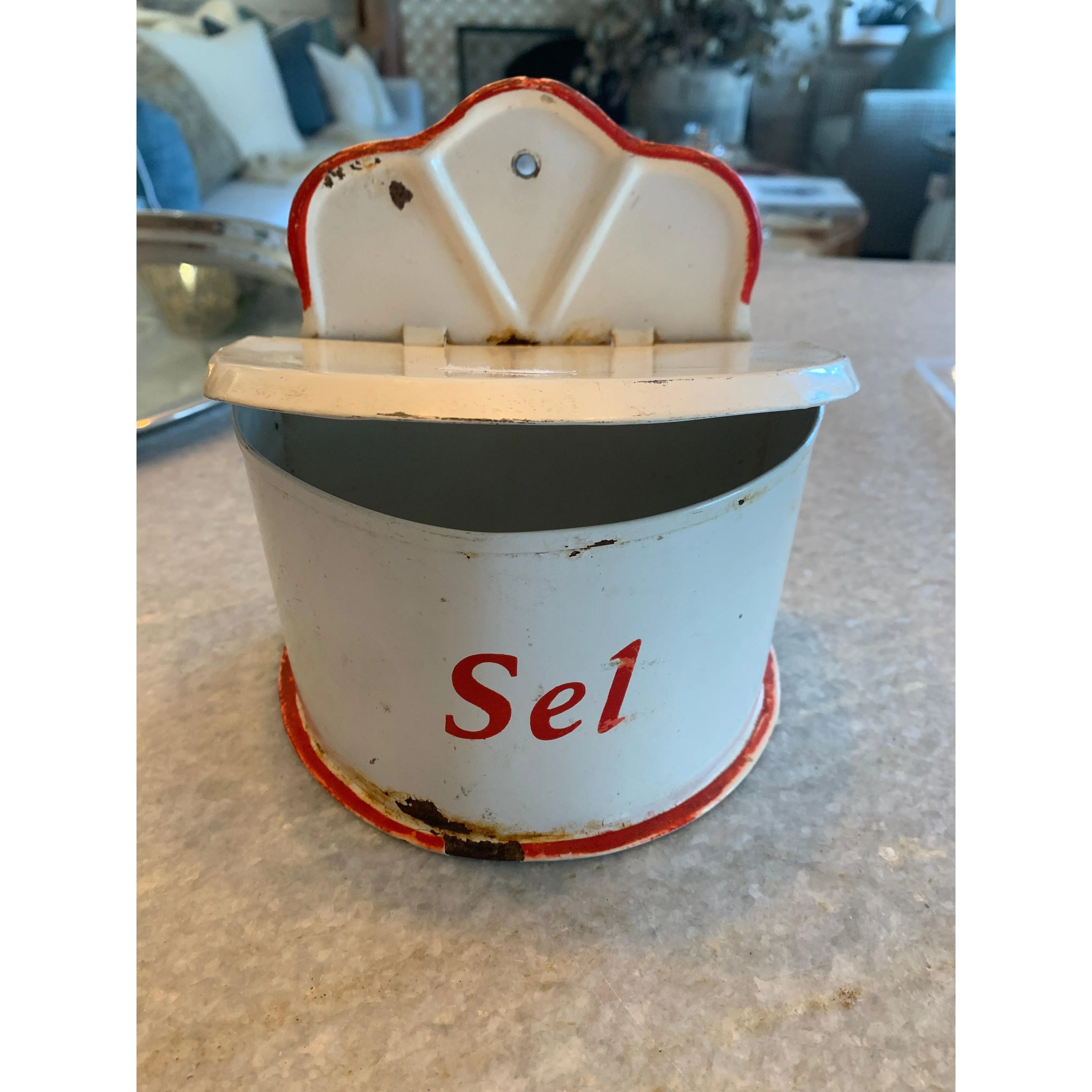 Sel Vintage Tin