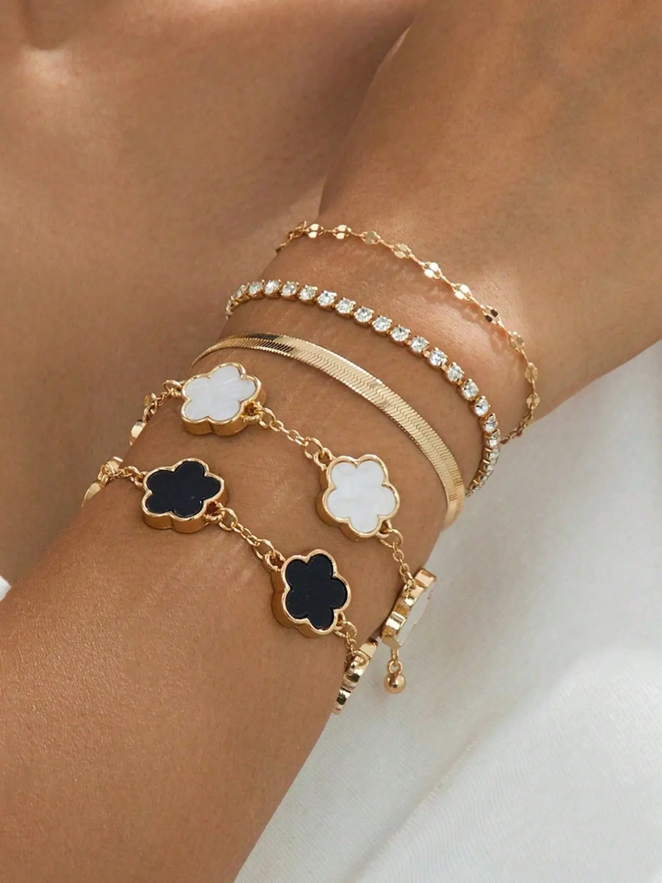 Elegant Women Layered Bracelet Set, Five-Leaf Clover Charm, Full Rhinestone, Snake Skin, Delicate Chain, Stackable & Versatile, Bracelets Stack, Elegant Jewelry Bracelet