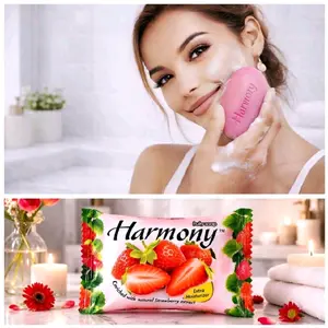 STRAWBERRY FRUITY GLOW SOAP .