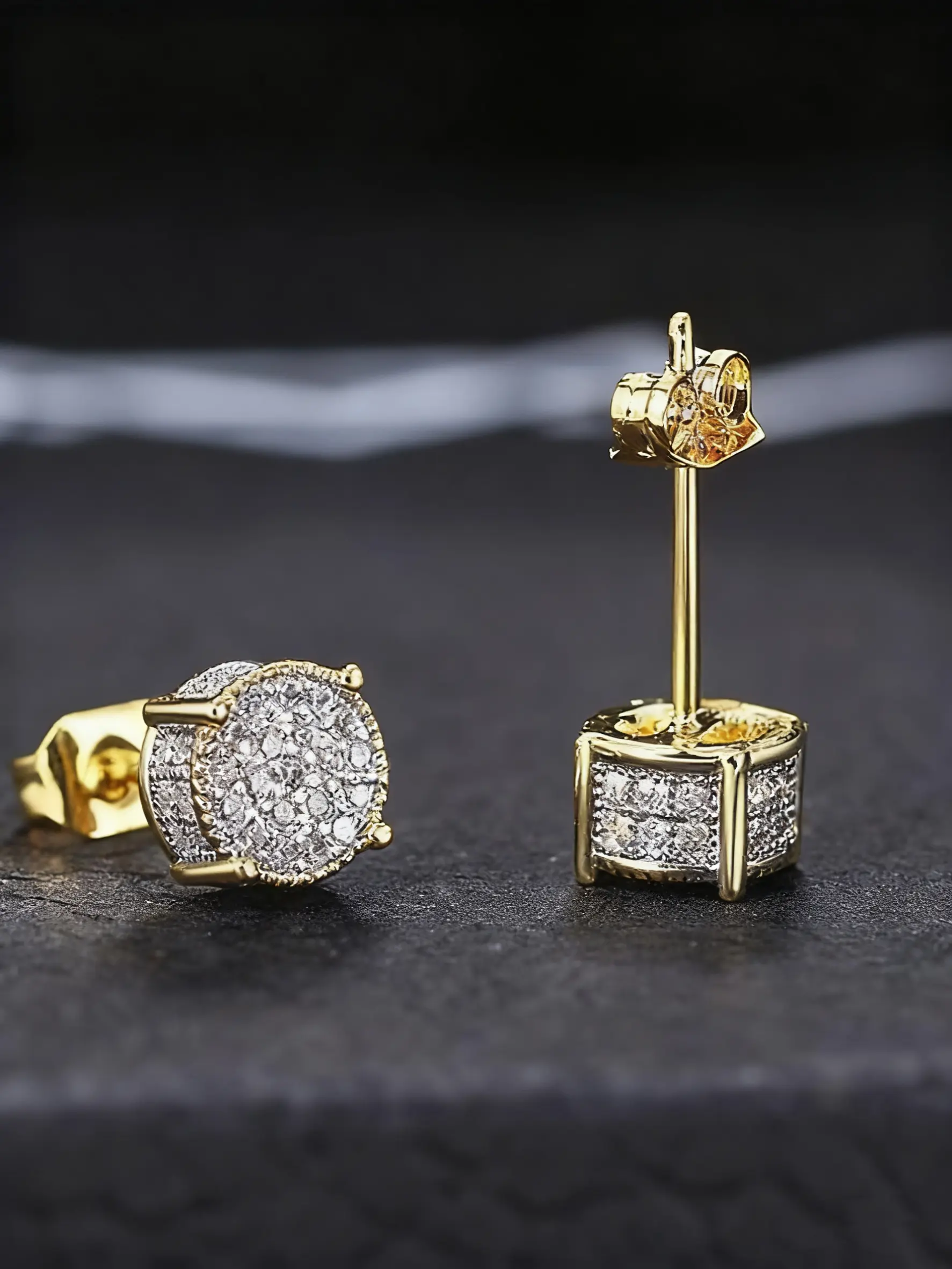 1 Pair Stylish Versatile Cubic Zirconia Studded Earrings for Men and Women, Sparkling Ear Jewelry, Suitable for Travel, Gatherings, Parties and Daily Wear, Ideal Gift for Girlfriends