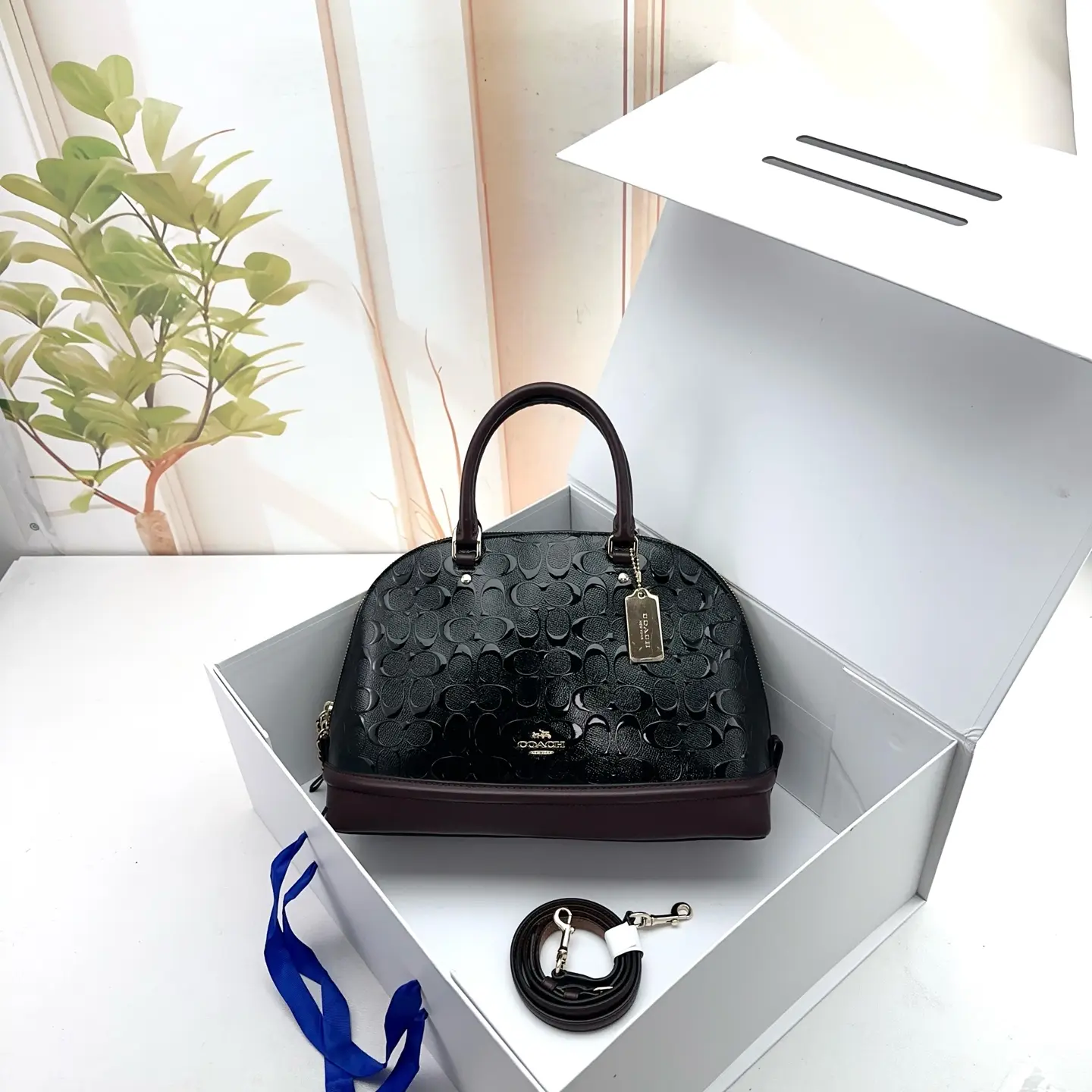 Pre-owned coach Black Embossed Signature C Dome Top Handle Satchel 0722 qiqi 23367544