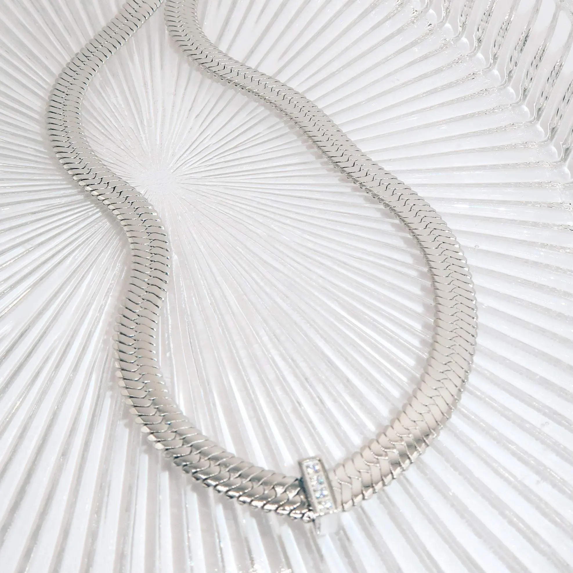 JOCELYN - Herringbone Pendant Necklace