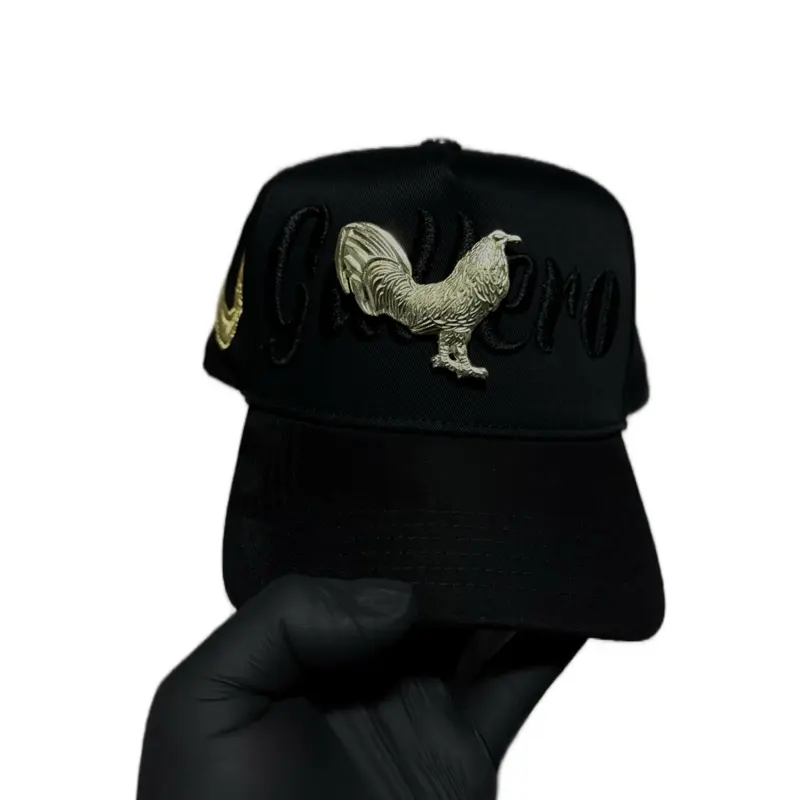 GORRA DEL GALLERO PIN DORADO
