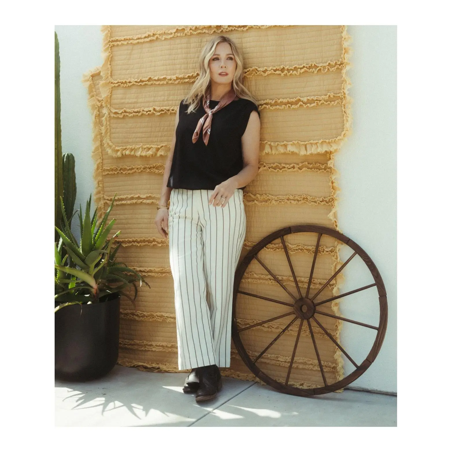 Me by Jennie Garth Regular 100% Cotton Twill Crop Pants Me by Jennie Garth Regular 100% Cotton Twill Crop Pants